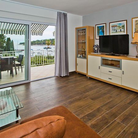Apartments Grgo ฮวาร์ ภายนอก รูปภาพ