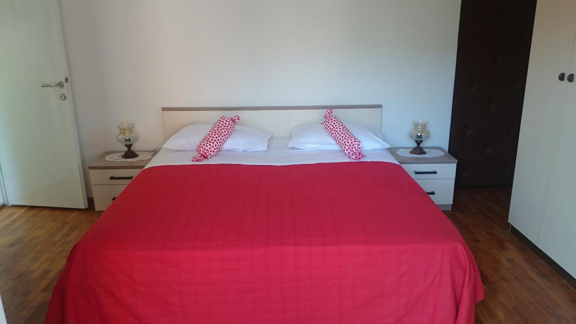 Apartments Grgo ฮวาร์ ภายนอก รูปภาพ