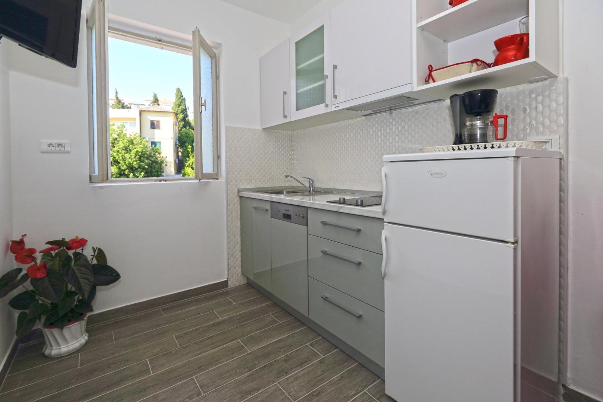Apartments Grgo ฮวาร์ ภายนอก รูปภาพ