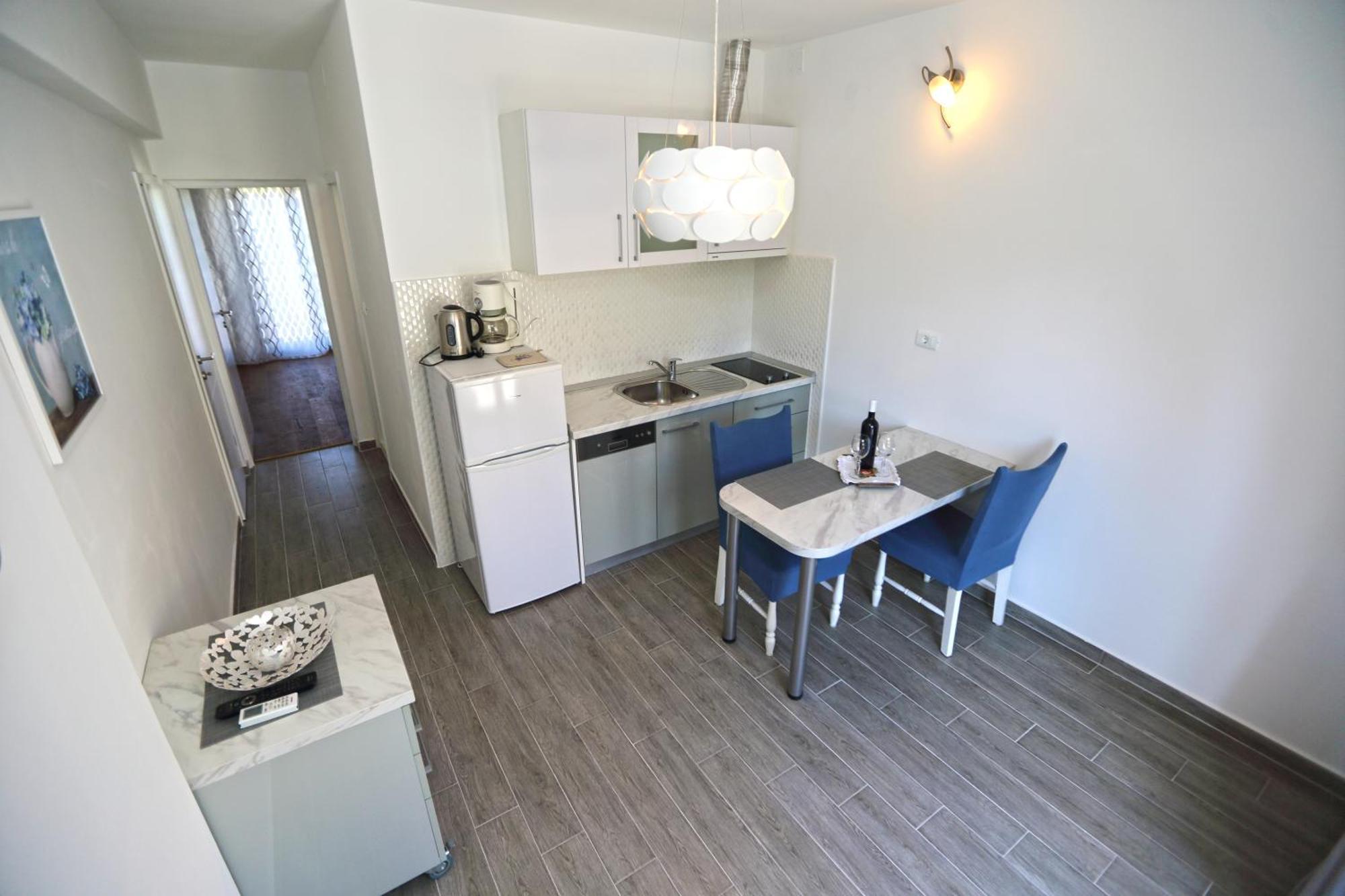 Apartments Grgo ฮวาร์ ภายนอก รูปภาพ