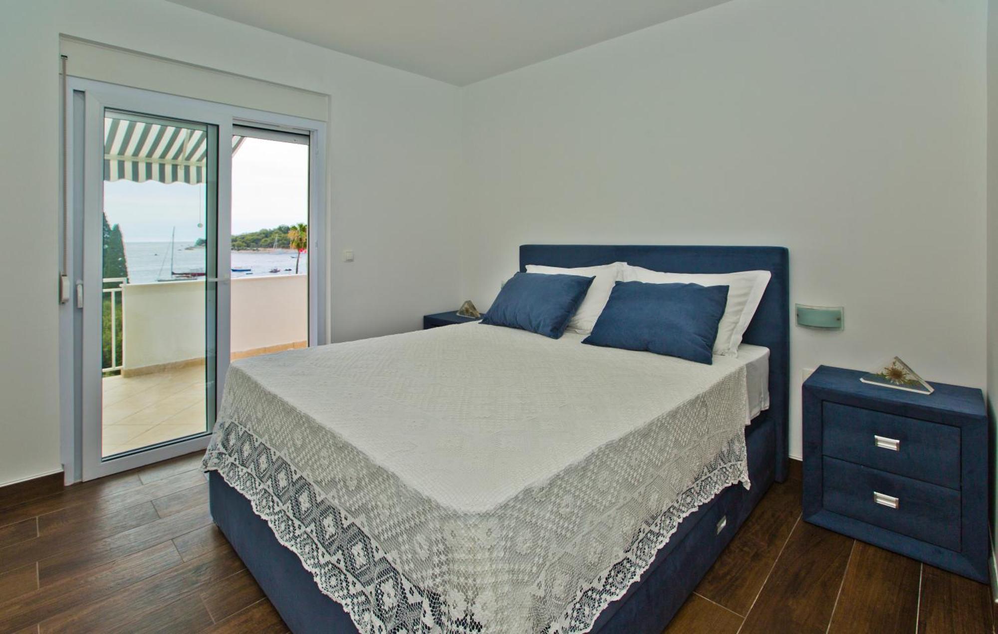Apartments Grgo ฮวาร์ ภายนอก รูปภาพ